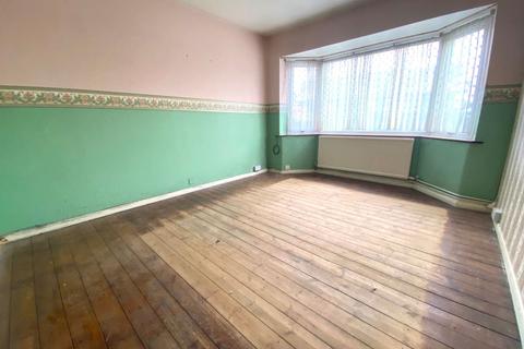 45 Greenview Drive, Northampton, NN2 7LB