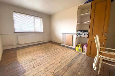 45 Greenview Drive, Northampton, NN2 7LB