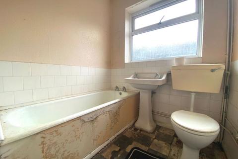 45 Greenview Drive, Northampton, NN2 7LB