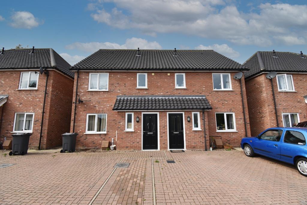 3 bedroom semi-detached house to rent