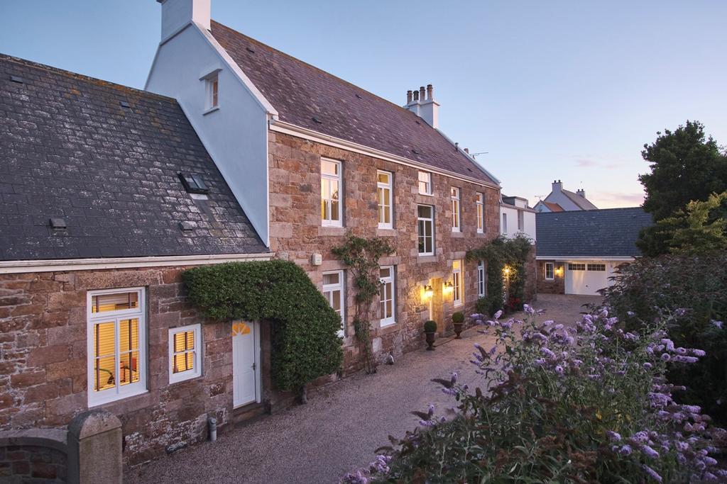 La Rue de la Lourderie, St Clement, Jersey, JE2 7 bed manor house for