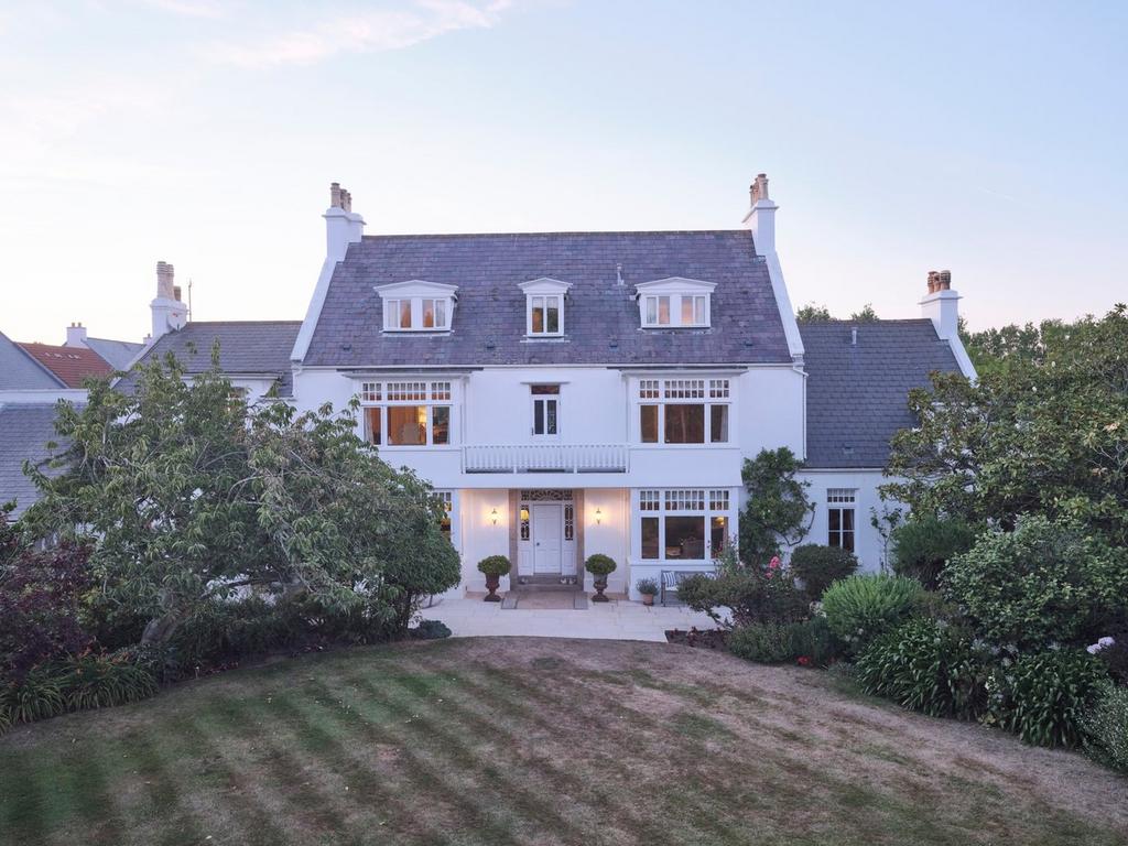 La Rue de la Lourderie, St Clement, Jersey, JE2 7 bed manor house for
