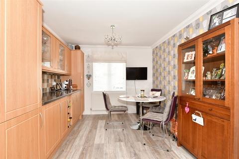 1 Bonnett Mews, Hornchurch, RM11 1SQ