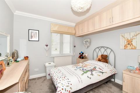 1 Bonnett Mews, Hornchurch, RM11 1SQ