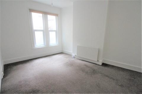 2 bedroom flat to rent, Green Lanes, Winchmore Hill N21 3RX