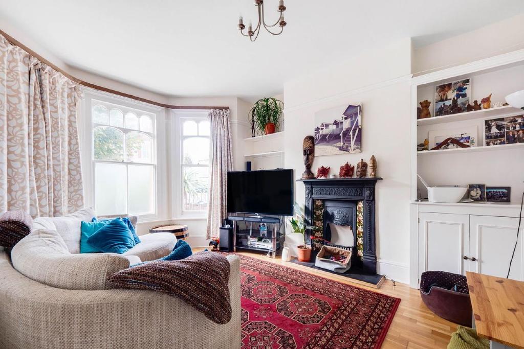 Revelstoke Road, Southfields 2 bed flat for sale £600,000