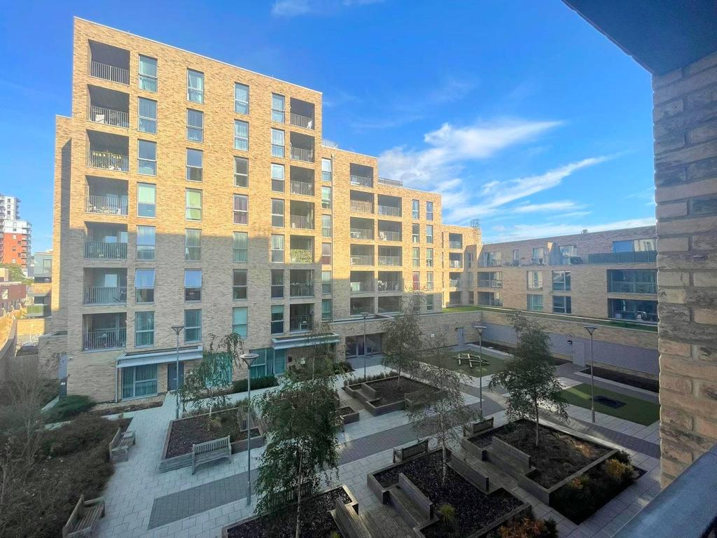 Grand Union House, Ealing Road, Wembley, Middlesex HA0 2 bed flat £