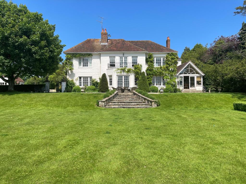 Rosemary Lane Alfold Cranleigh Surrey GU6 4 Bed Village House For 