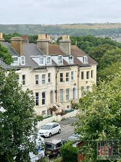 2 bedroom flat for sale - Cheriton Road, Folkestone, Kent CT20 1DF