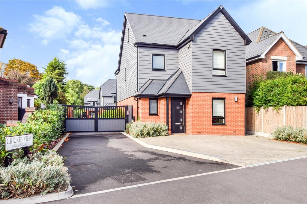 Osborne Road, Hornchurch, RM11 4 bed detached house £800,000