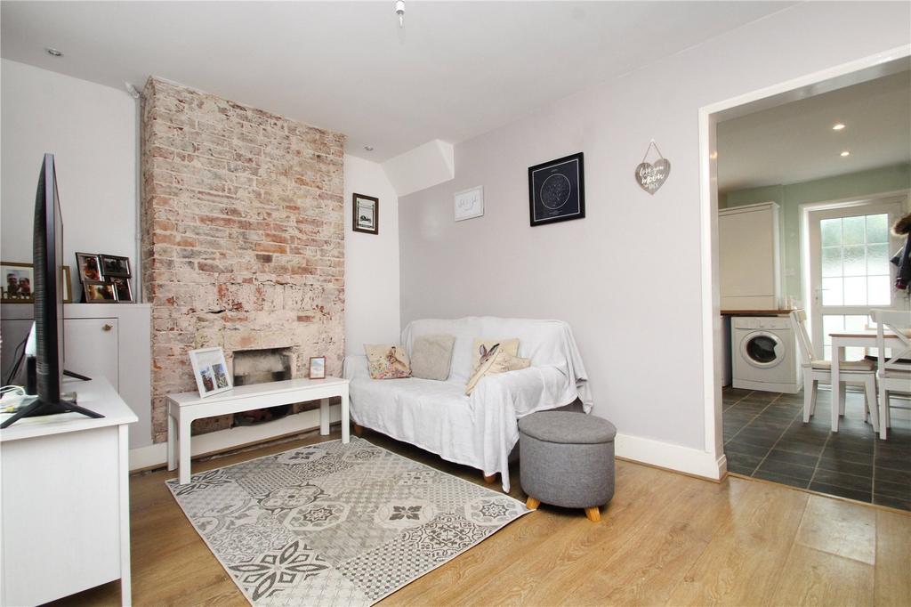 Honey Lane, Angmering, West Sussex 2 bed terraced house £325,000