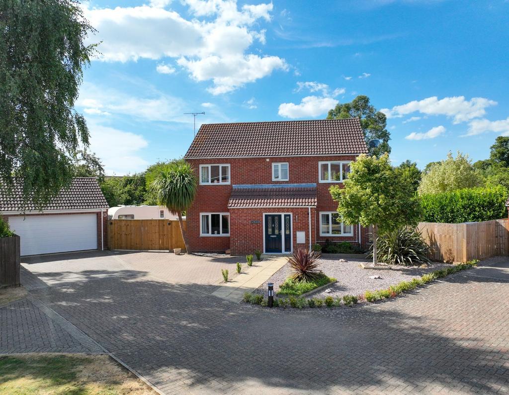 The Lovells, PE14 4 bed detached house for sale £400,000