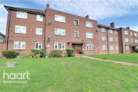 3 bedroom flat to rent - Fullwell Avenue - Clayhall - IG5