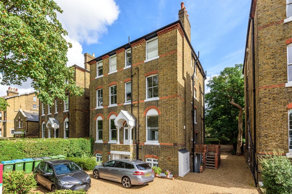 Kidbrooke Grove Blackheath SE3 1 bed flat £350,000