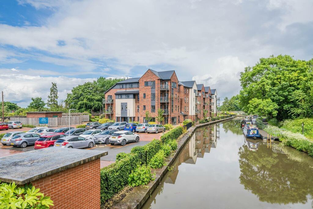 Apartment 15, The Bridges, Buxton... 3 bed flat £415,000