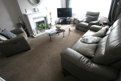 3 bedroom semi-detached house for sale - Elm Grove, Whitby, Ellesmere Port, Cheshire. CH66