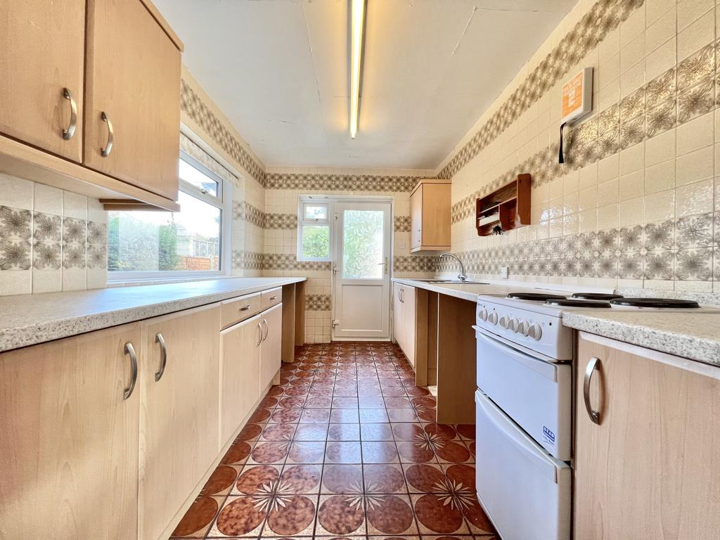 Flats Lane, Barwick in Elmet 4 bed semidetached house £1,100 pcm (£