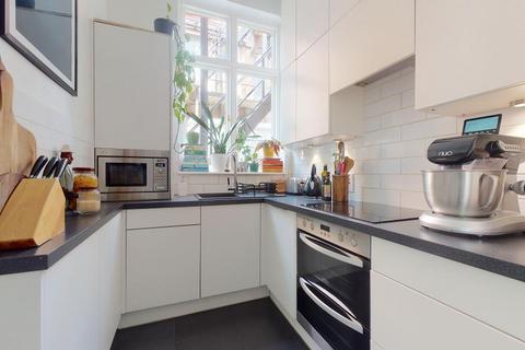 Flat 1, 9 Walpole Gardens, Twickenham, TW2 5SL