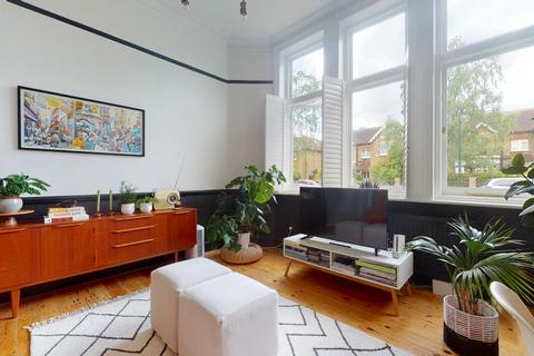 Flat 1, 9 Walpole Gardens, Twickenham, TW2 5SL
