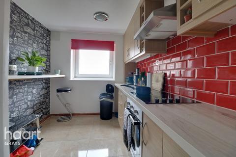 2 bedroom flat for sale, George Crooks House, New Road, Grays