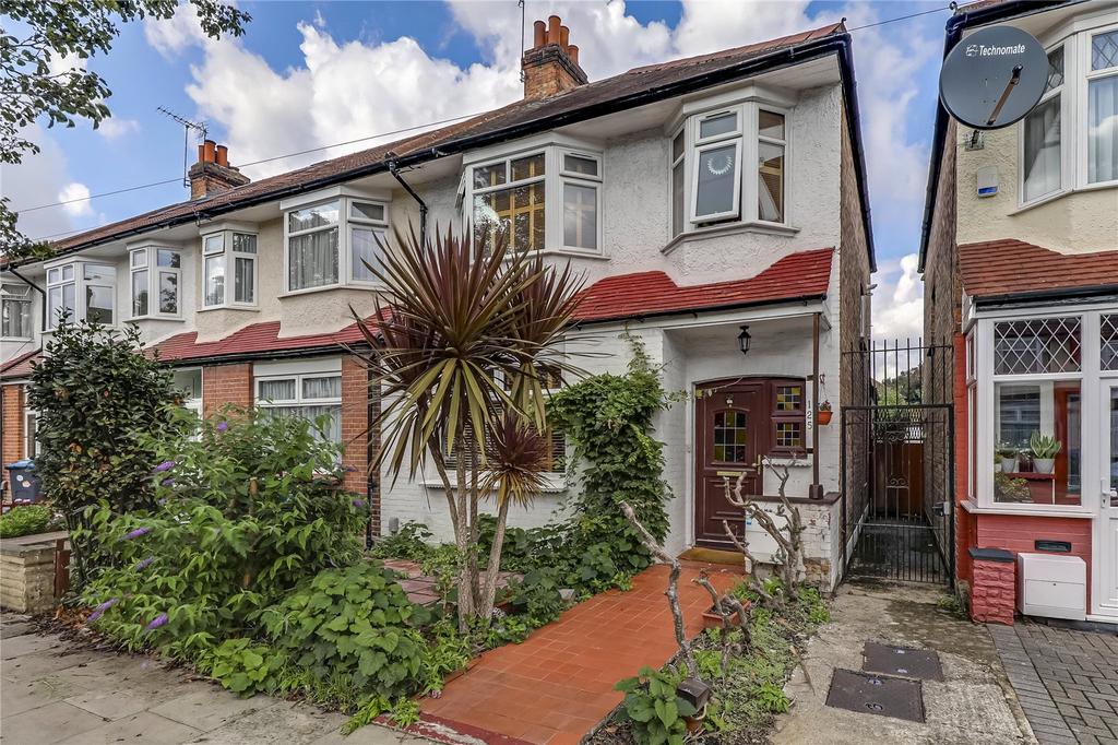 Princes Avenue, London, N13 3 bed semidetached house £575,000