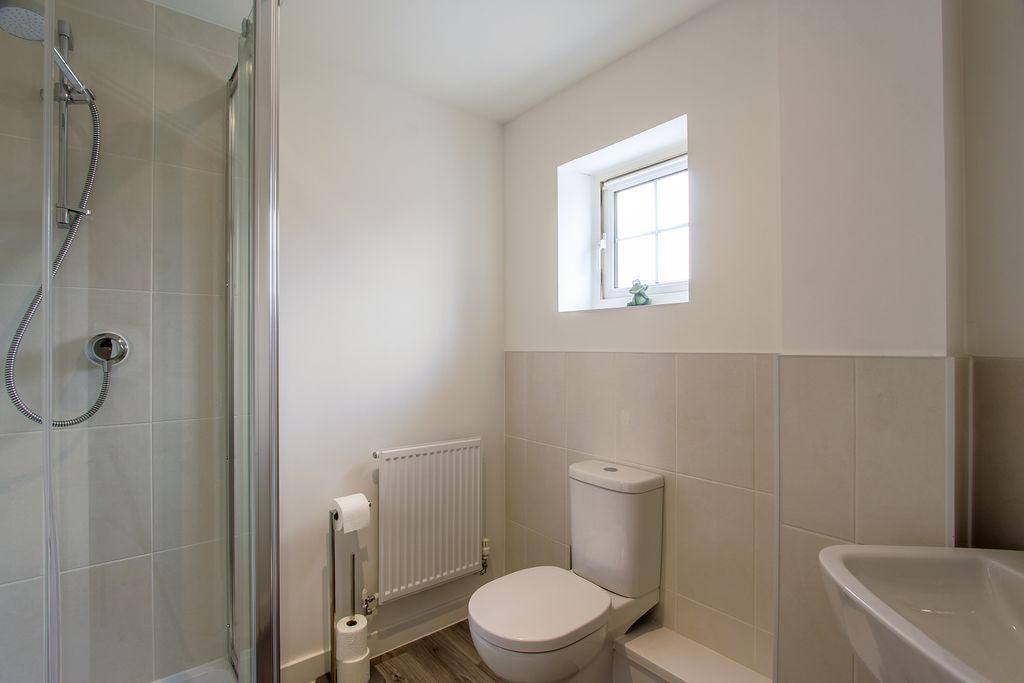 Ensuite to Bed 1