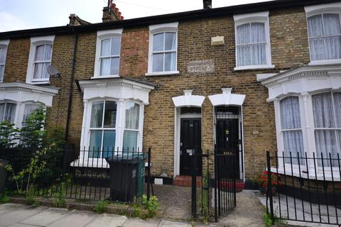 4 bedroom terraced house to rent - Brocklehurst Street, London , SE14