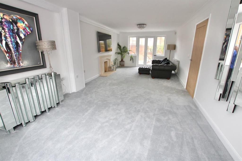 Alexandra Corniche, Hythe 4 bed detached house £750,000