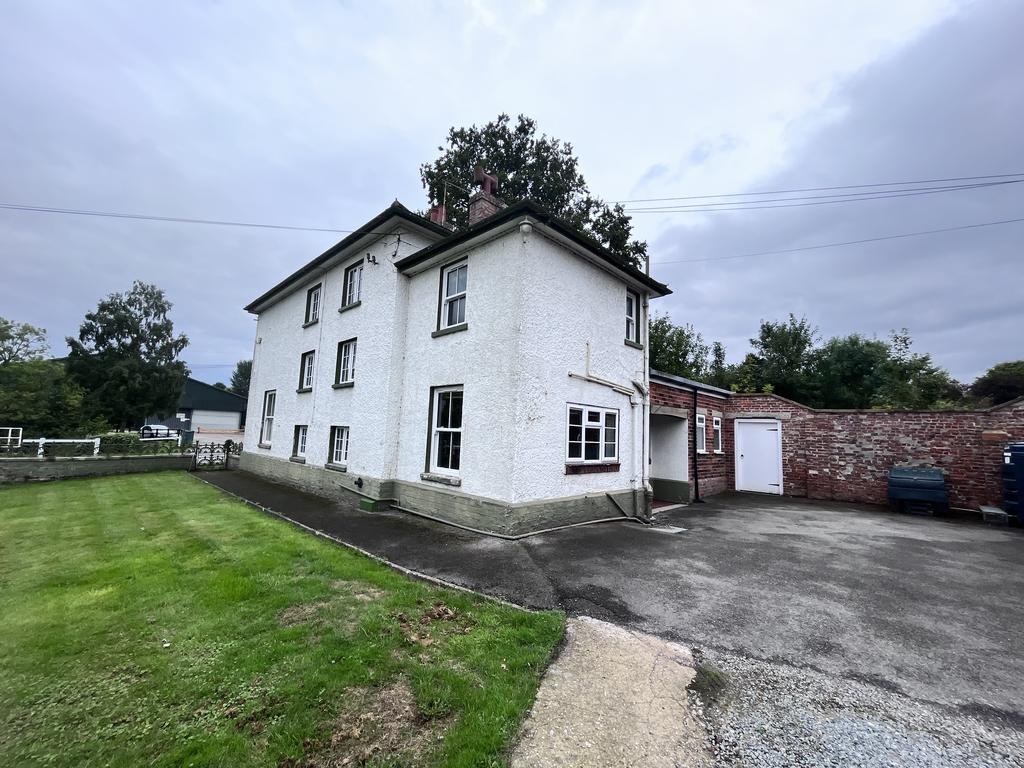 Skerne Road, Driffield 4 bed house £995 pcm (£230 pw)