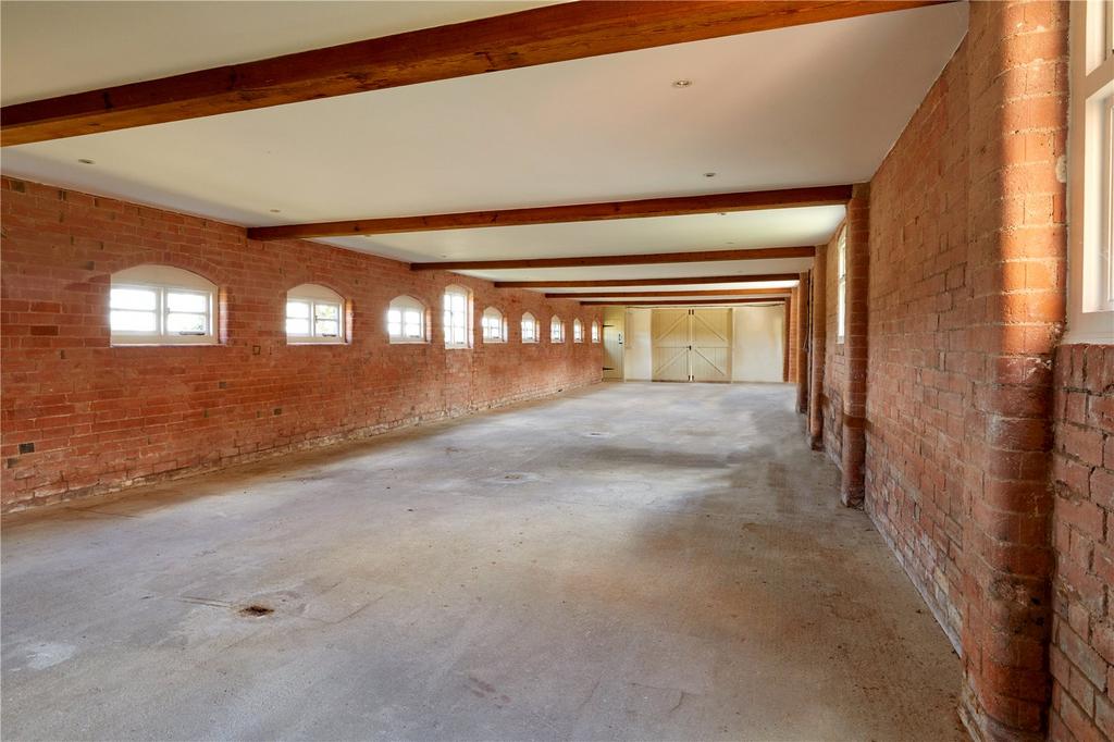 Entertainment Barn