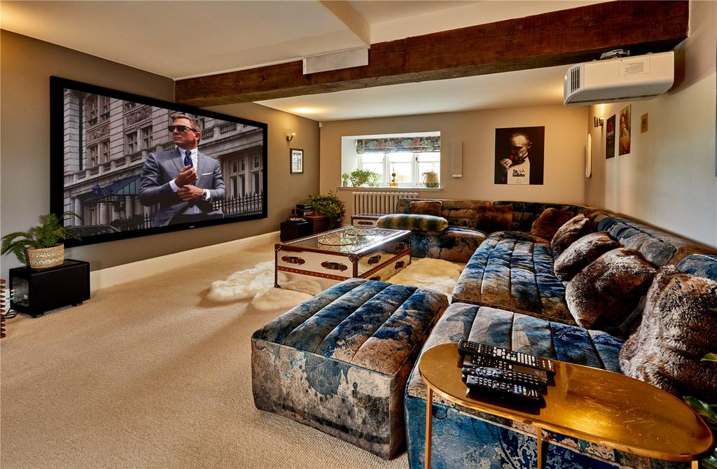 Sitting/Cinema Room