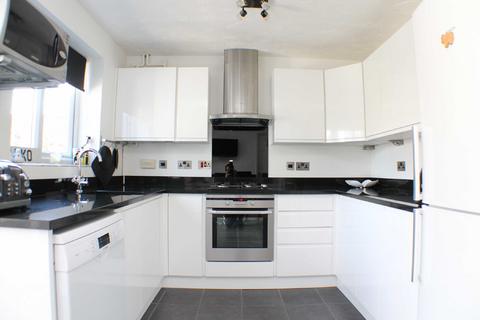 3 bedroom end of terrace house to rent, Bell View, St Albans, Hertfordshire, AL4