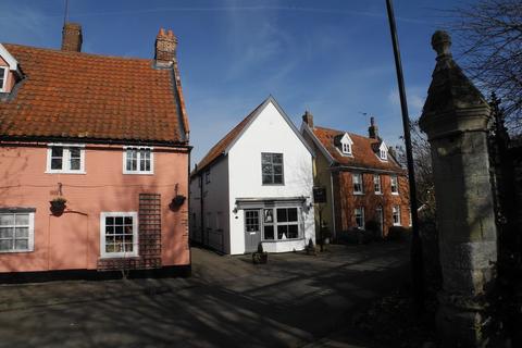 1 bedroom apartment to rent, Market Place, Loddon