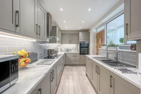 Treelawn Broom Road, Hullbridge, Hockley, SS5 6HN