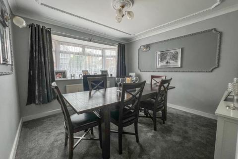 Treelawn Broom Road, Hullbridge, Hockley, SS5 6HN