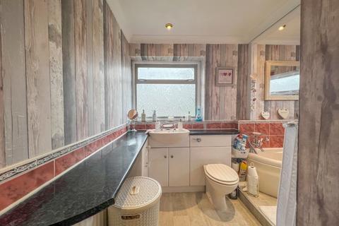 Treelawn Broom Road, Hullbridge, Hockley, SS5 6HN