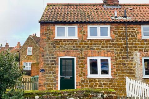 2 bedroom semi-detached house to rent, Snettisham