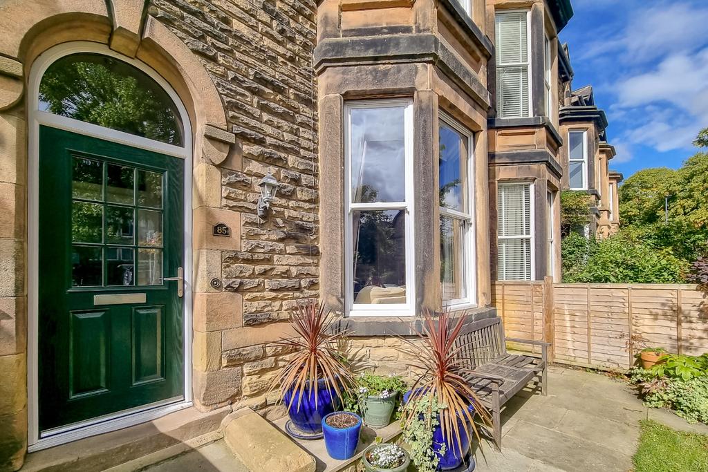 Franklin Road, HG2 4 bed terraced house for sale £595,000