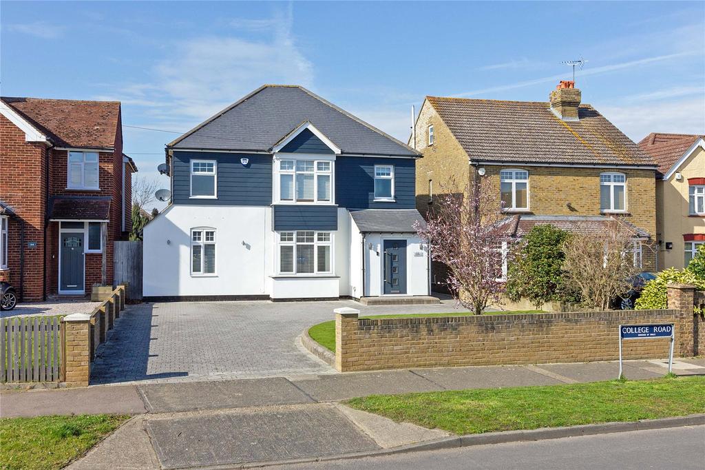 College Road, Sittingbourne, ME10 4 bed detached house for sale £675,000