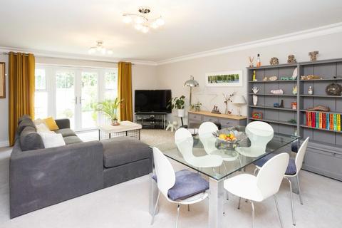 3 bedroom semi-detached house for sale - Level Walking Distance to Shops in Hawkhurst