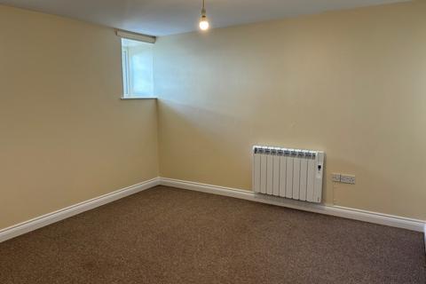 2 bedroom ground floor flat to rent, Powderham Road, Newton Abbot