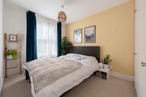 3 bedroom apartment for sale - Fleet Road, London