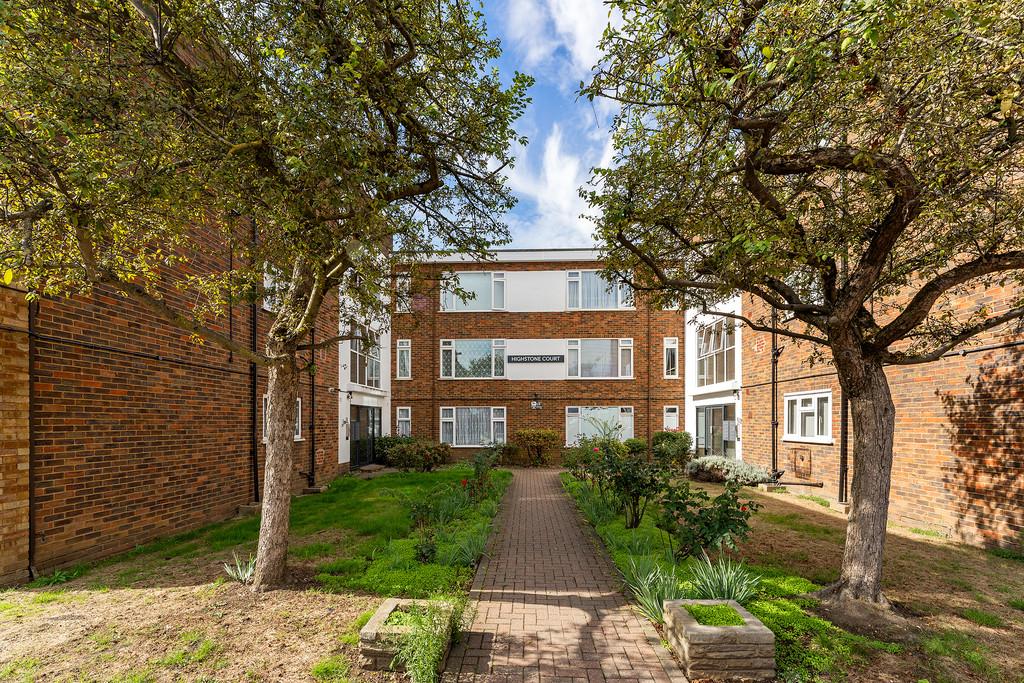 New Wanstead, Wanstead 2 bed apartment for sale £410,000