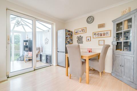 41 Cedar Drive, Wyke, Bradford, BD12 9HL