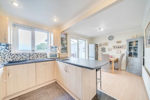 41 Cedar Drive, Wyke, Bradford, BD12 9HL