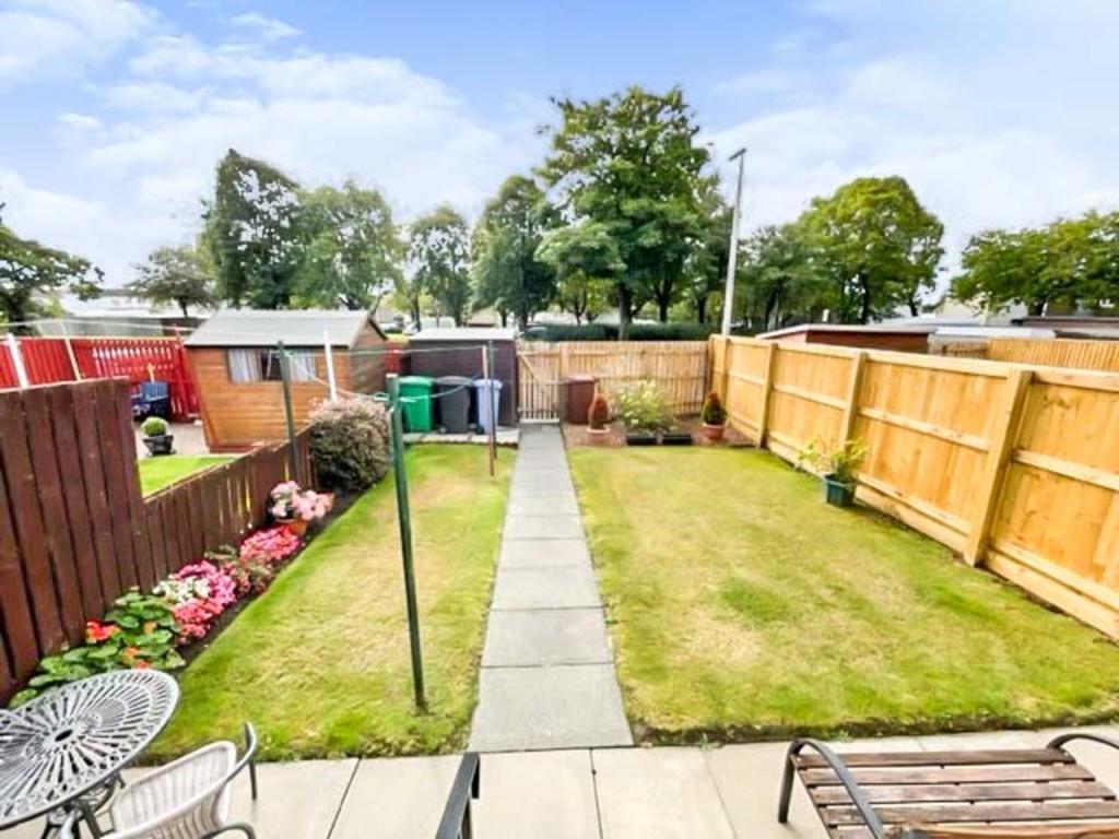 Altyre Avenue, Pitteuchar, Glenrothes 2 bed terraced house £98,000