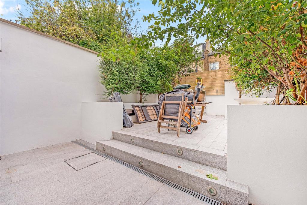 4 bedroom terraced house to rent