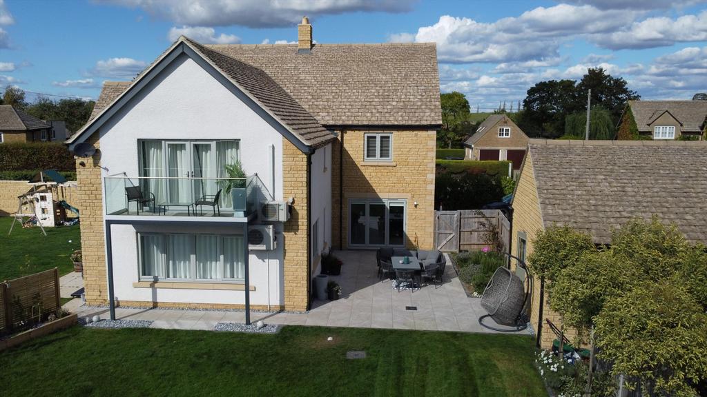 Apple Tree Close, Toddington, Cheltenham, Gloucestershire, GL54 5 bed