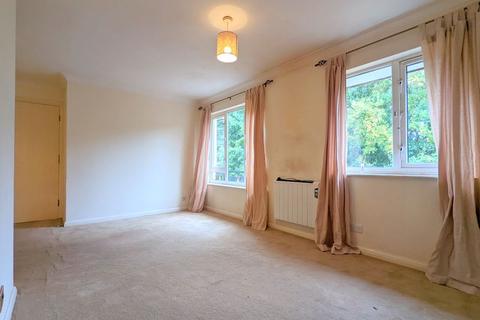 49 Trevithick Close, Feltham, TW14 9XJ
