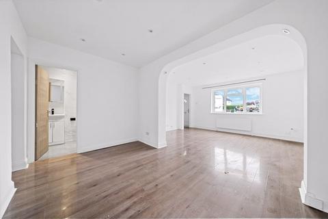 4 bedroom end of terrace house for sale, Browning Avenue, Worcester Park